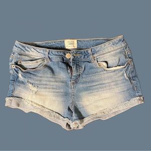 ✨ *BOGO* Mudd Jean shorts *BOGO* ✨